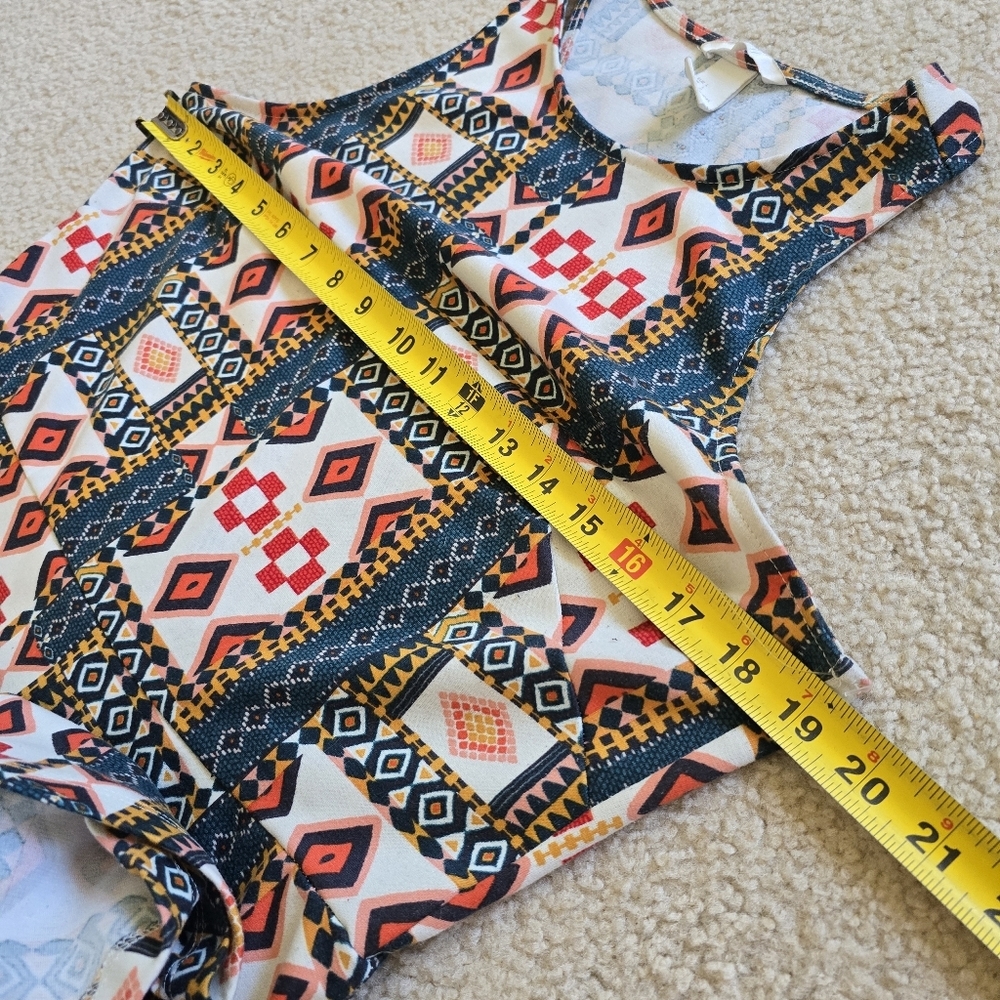 Geometric Patterned Sleeveless Dress - Picture 4 of 7